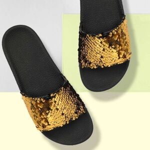 ZAPATOZ Gold-Toned & BlackEmbellished Sliders Women's Size 6.5